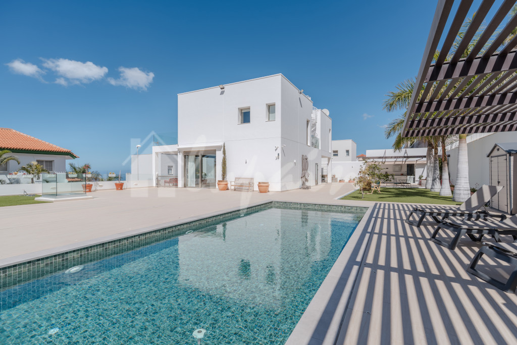 Villa in Fanabe - view 1