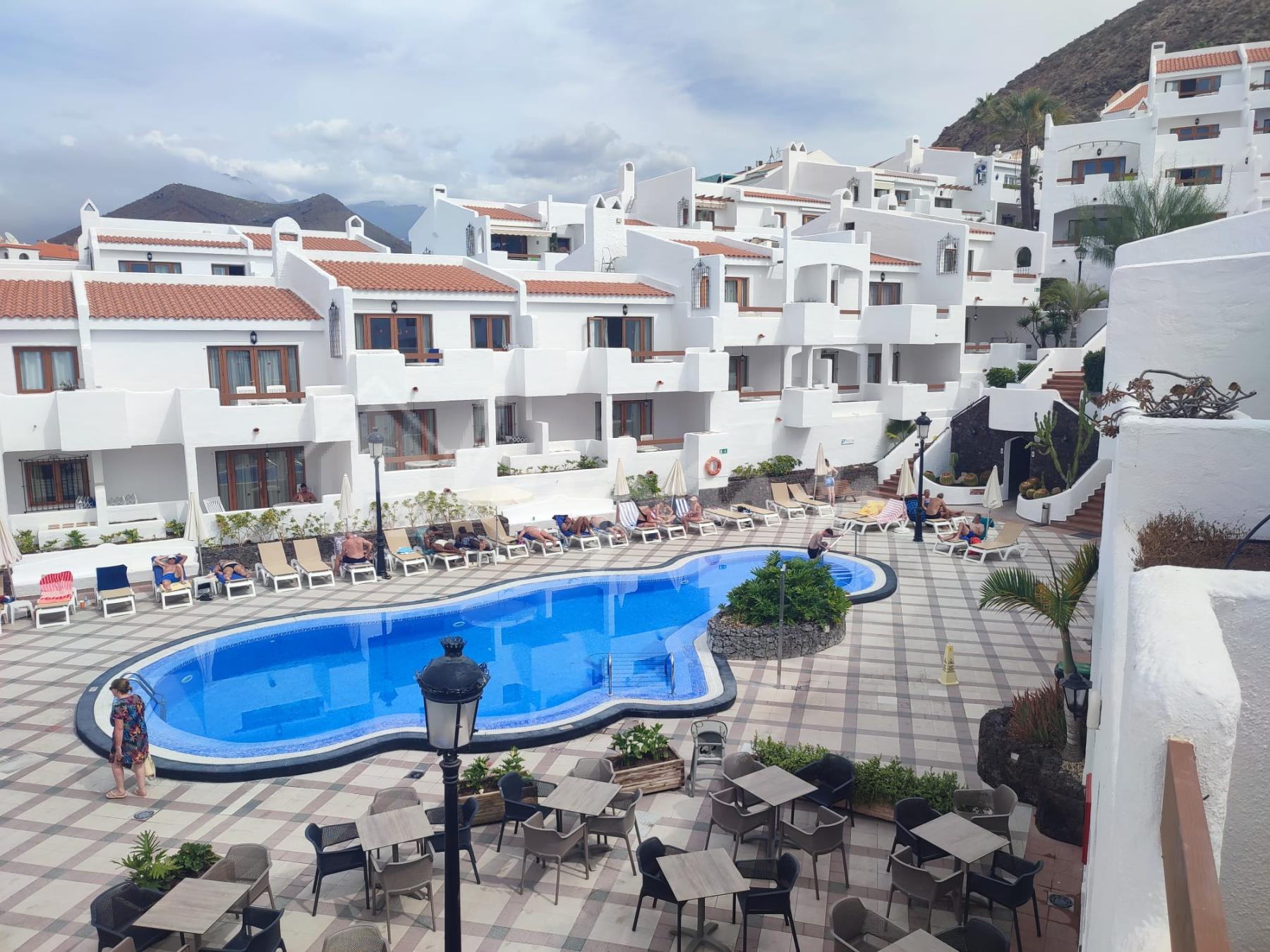 Apartment in Los Cristianos - view 1