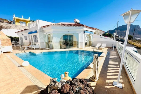 Los cristianos Villa