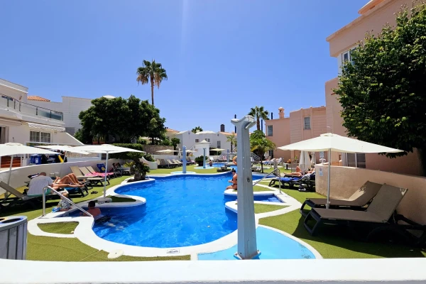 Tenerife Holidat Rental pool area
